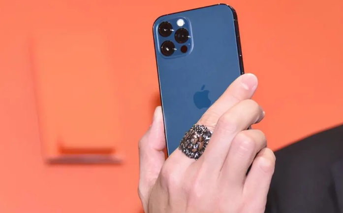 富裕苹果手机维修分享iPhone12系列重启方法教程 